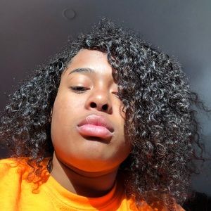 Meet your Posher, Tazia